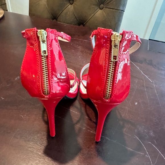 NEW, Red Qupid Cece Patent Open Toe Triple Band Stilleto Sandal, Size 6.5 - Picture 3 of 4